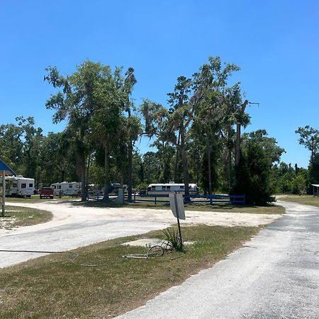 Deerwood Inn & Madison Campground Екстер'єр фото