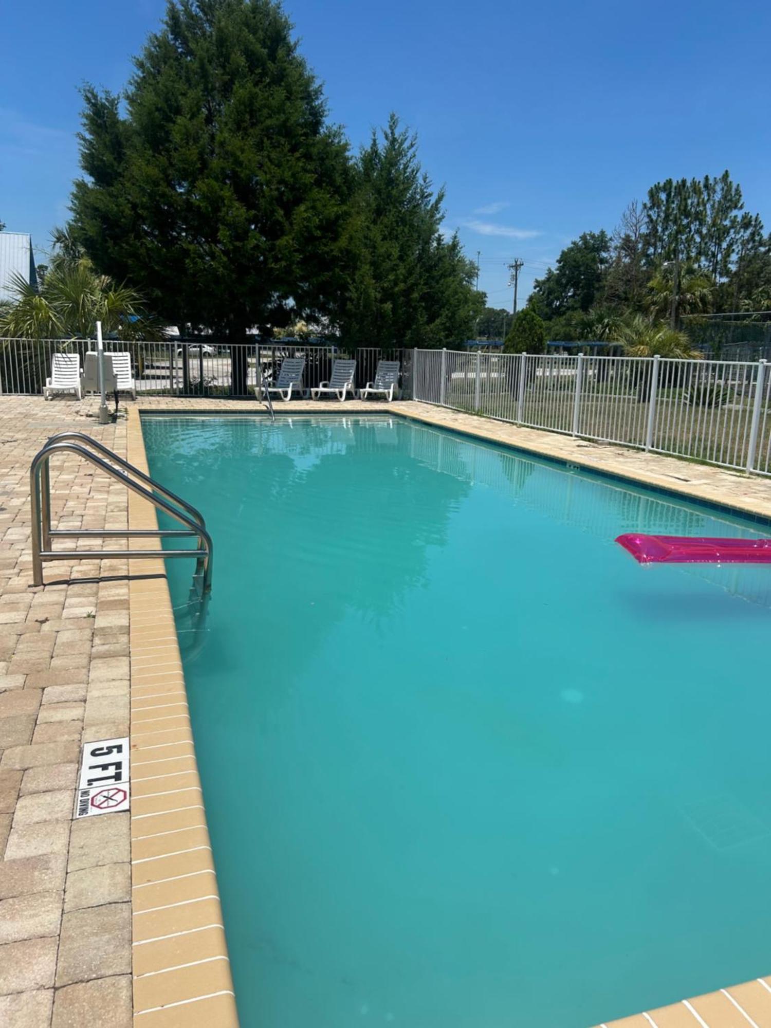 Deerwood Inn & Madison Campground Екстер'єр фото